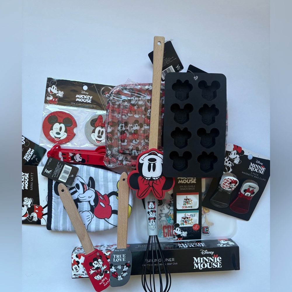 (12) Disney Mickey & Minnie Mouse Kitchen Collection
